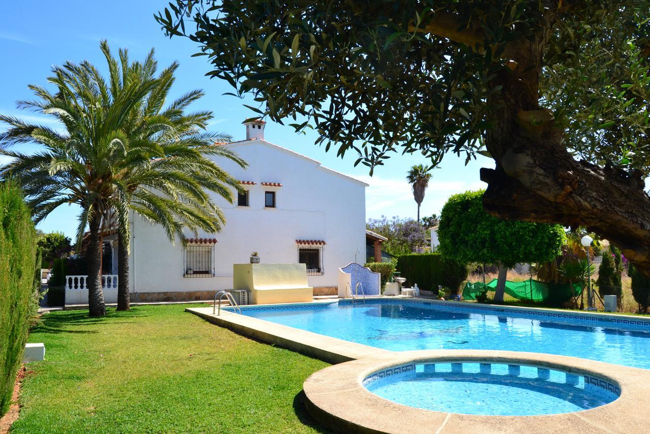 Mimosa Locdenia Holiday home *